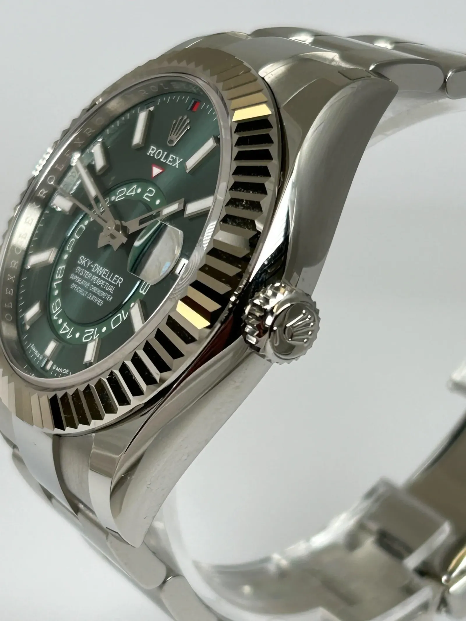 Superclone Rolex Sky-Dweller 42 mm Mint green Dial 336934 Oyster