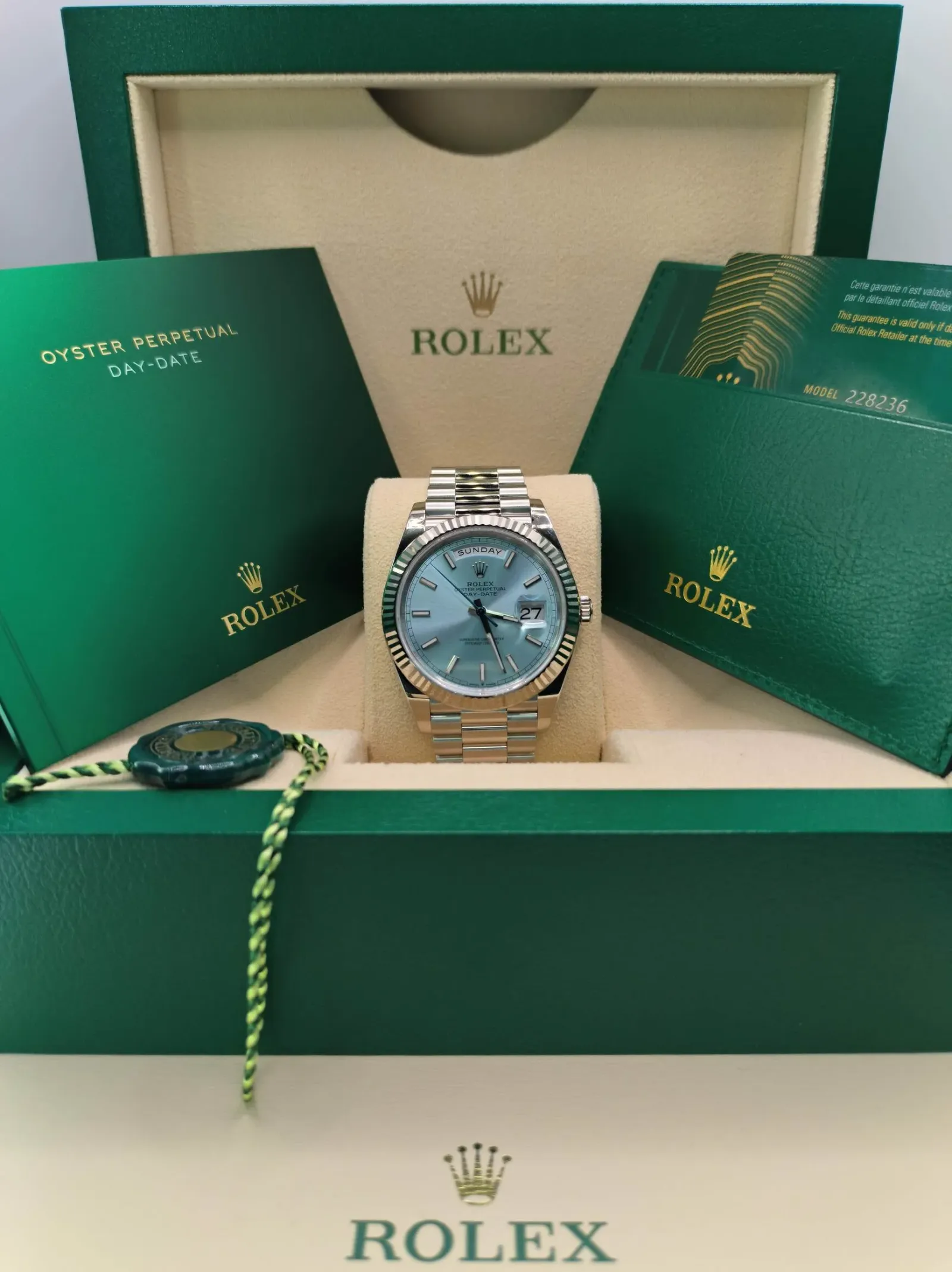 Superclone Rolex Day-Date 40 mm Ice blue Dial 228236