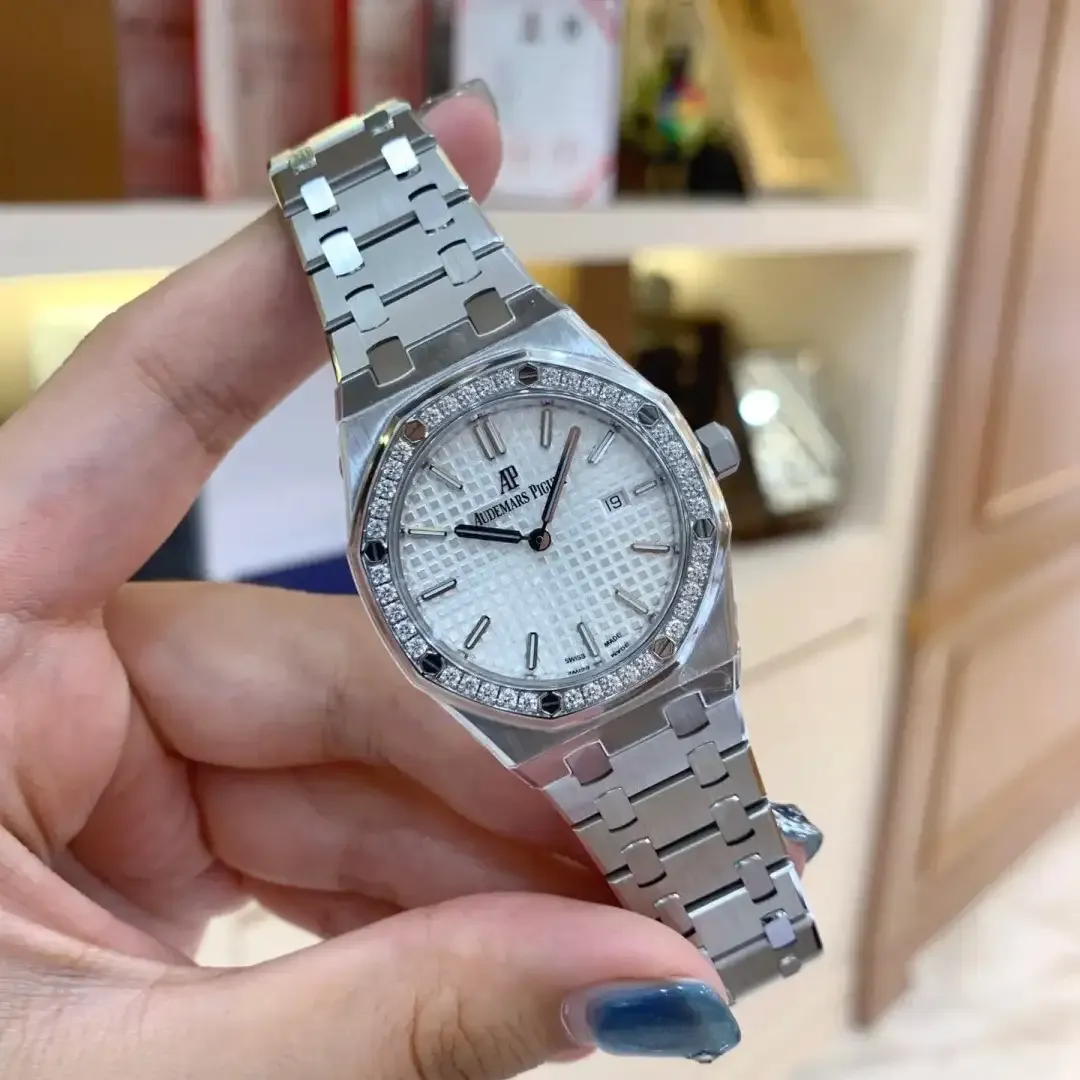 Audemars Piguet Royal Oak Quartz Silver 67651ST.ZZ.1261ST.01