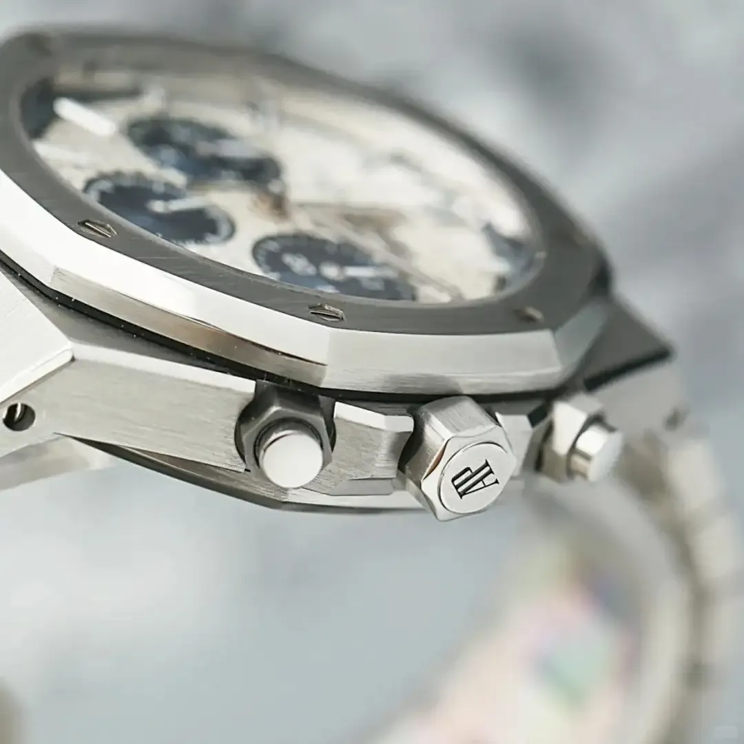 Audemars Piguet Royal Oak Offshore Selfwinding Chronograph Silver 26315ST.OO.1256ST.01