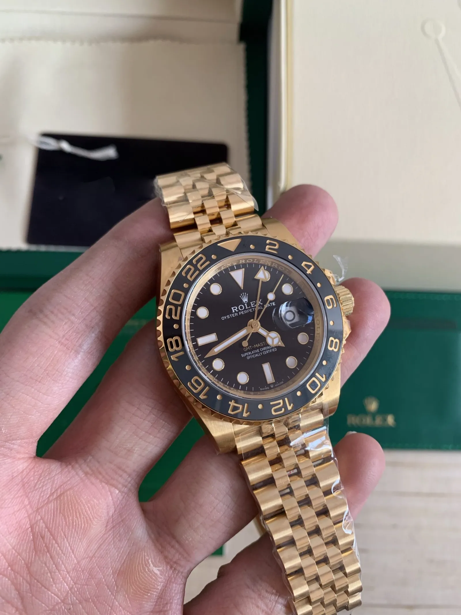 Superclone Rolex GMT-Master II 40 mm Black Dial 126718GRNR