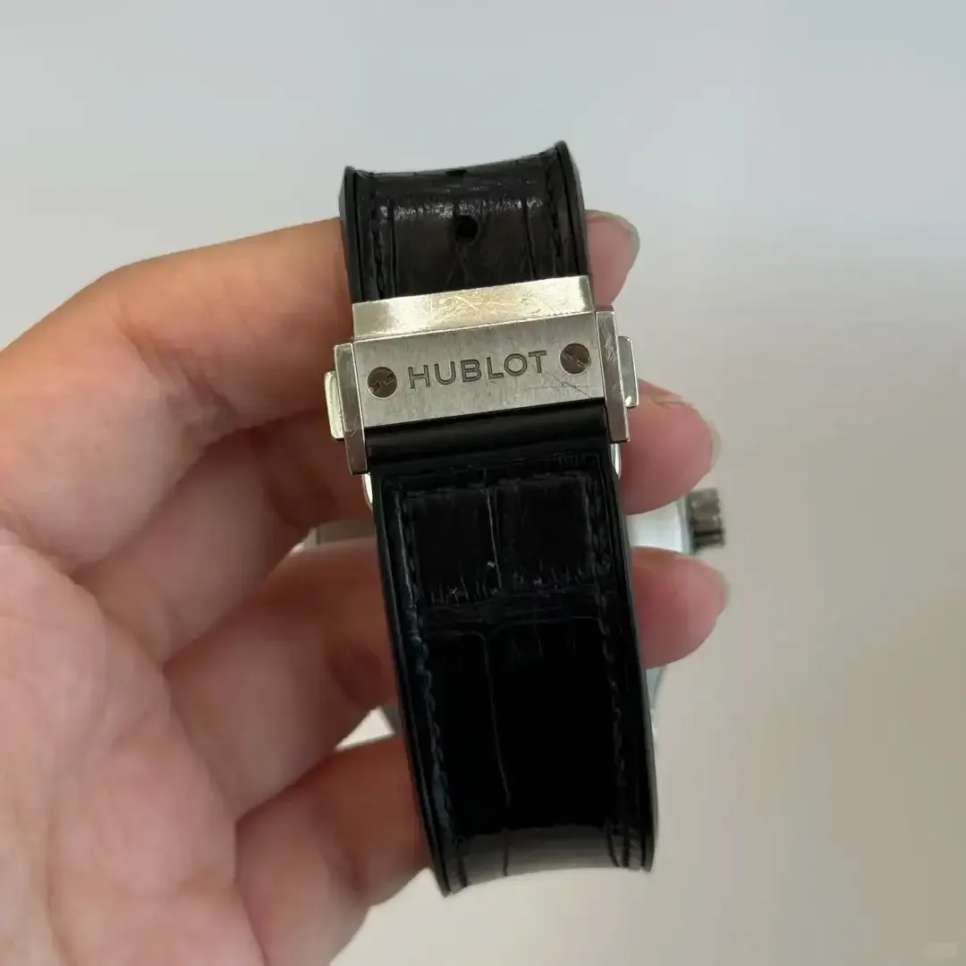 Hublot Classic Fusion Men Automatic Black Alligator Watch 565.NX.1171.LR