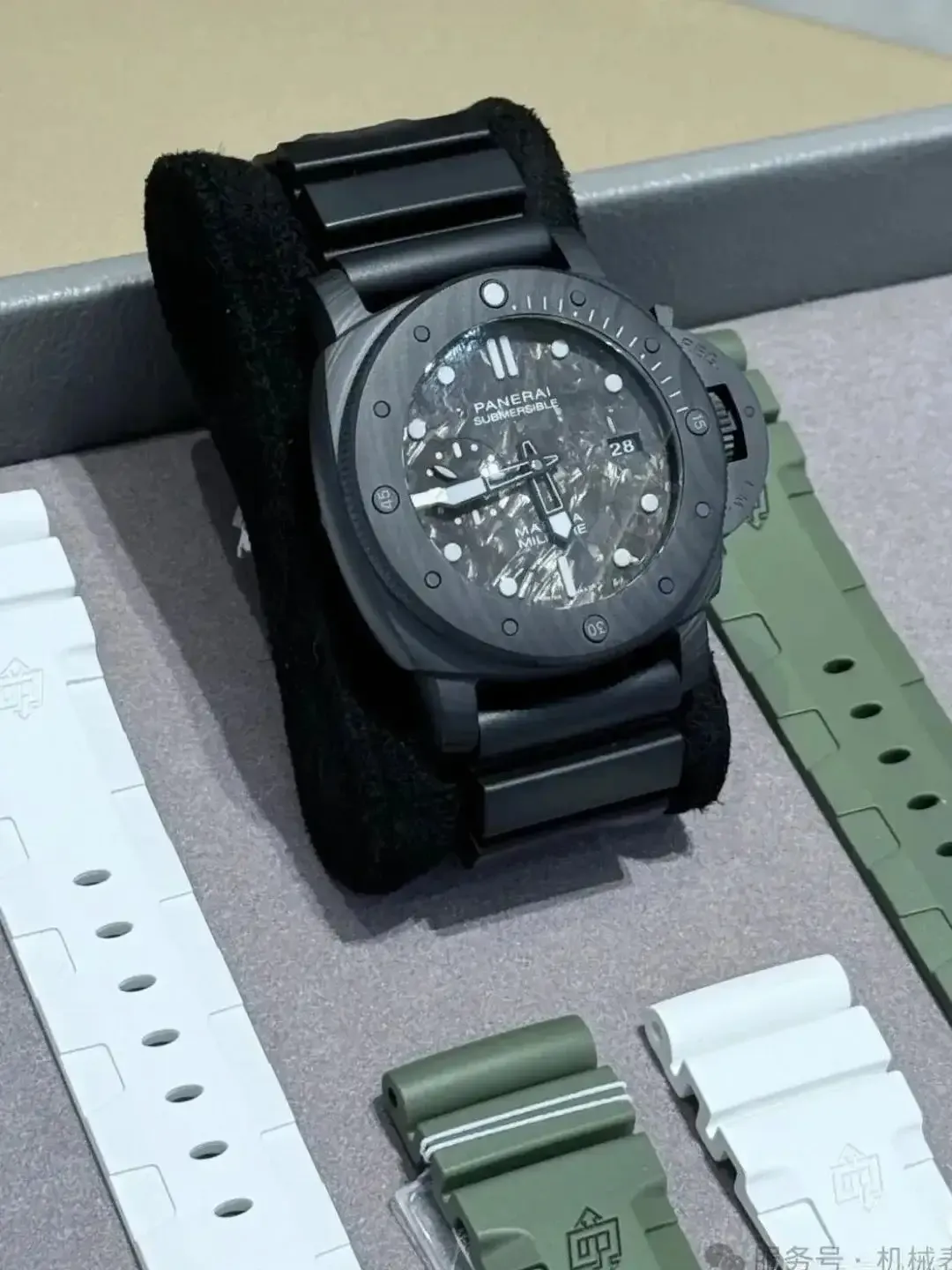 Panerai Submersible Men Automatic Black Rubber Watch PAM00979