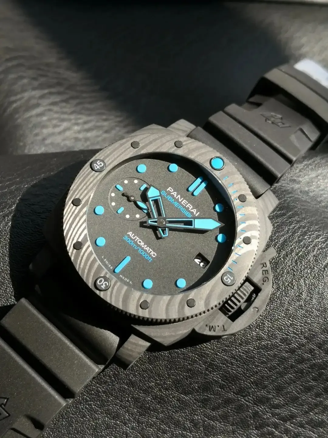 Panerai Submersible Men Automatic Black Rubber Watch PAM00960