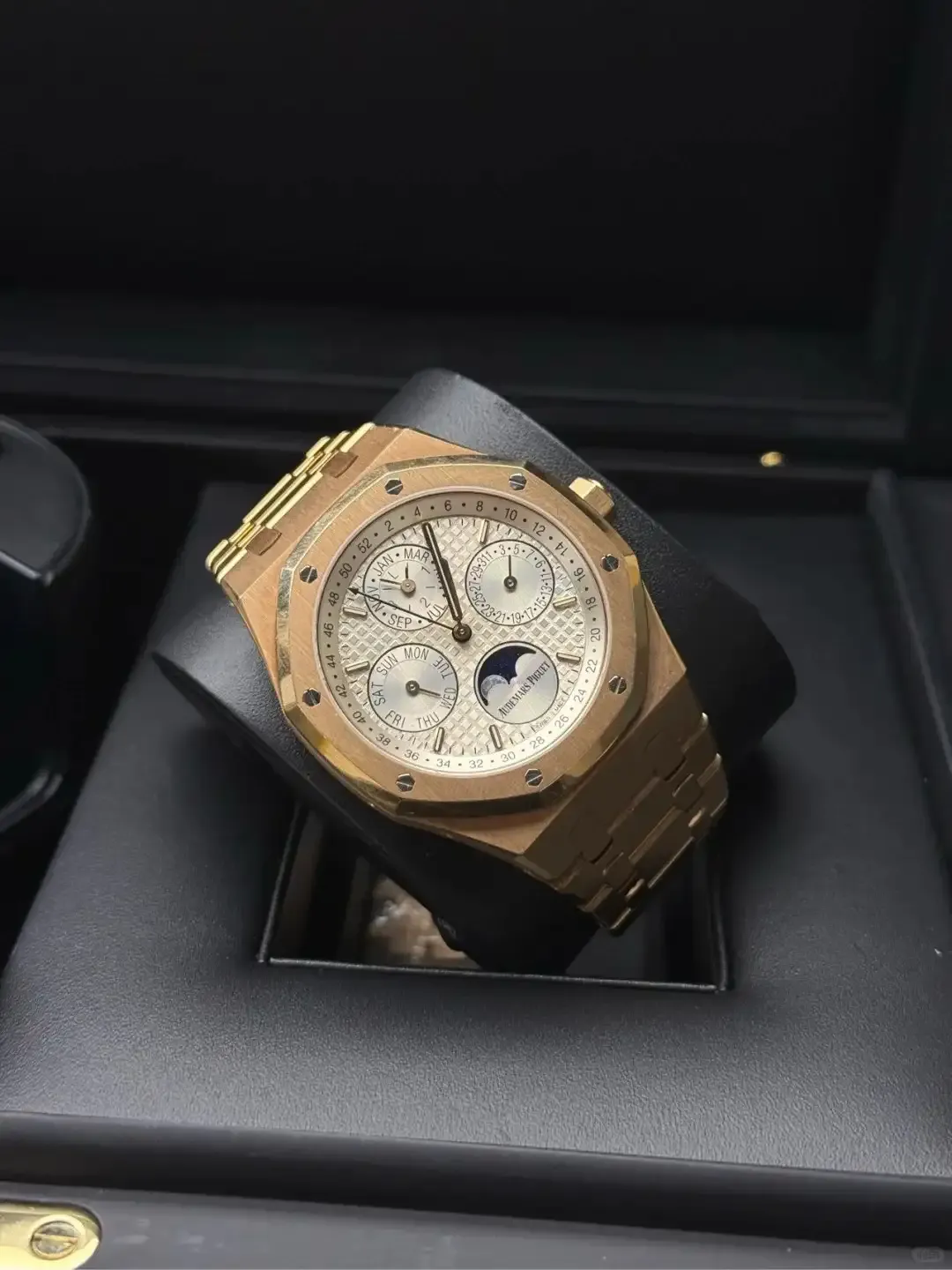 Audemars Piguet Royal Oak Perpetual Calendar Silver 26574OR.OO.1220OR.01